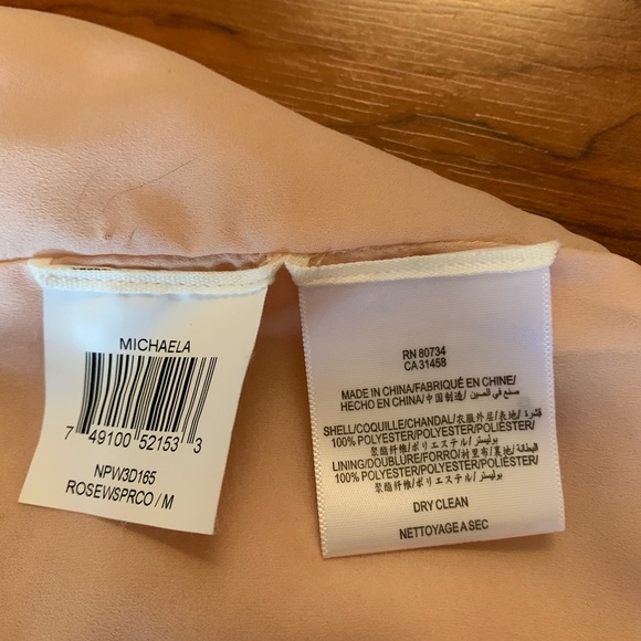 BCBG MaxAzria Peach Sequin Mini Skirt. - Picture 5 of 5